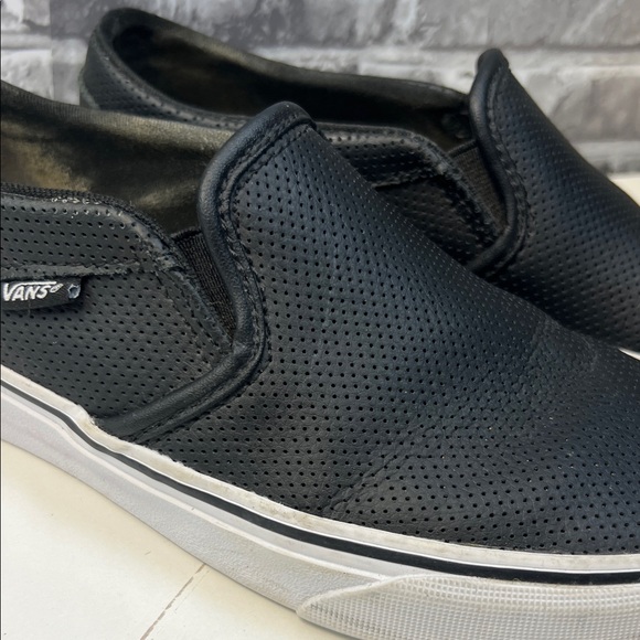 Vans Women's Black Slip-On Shoes - Picture 3 of 12